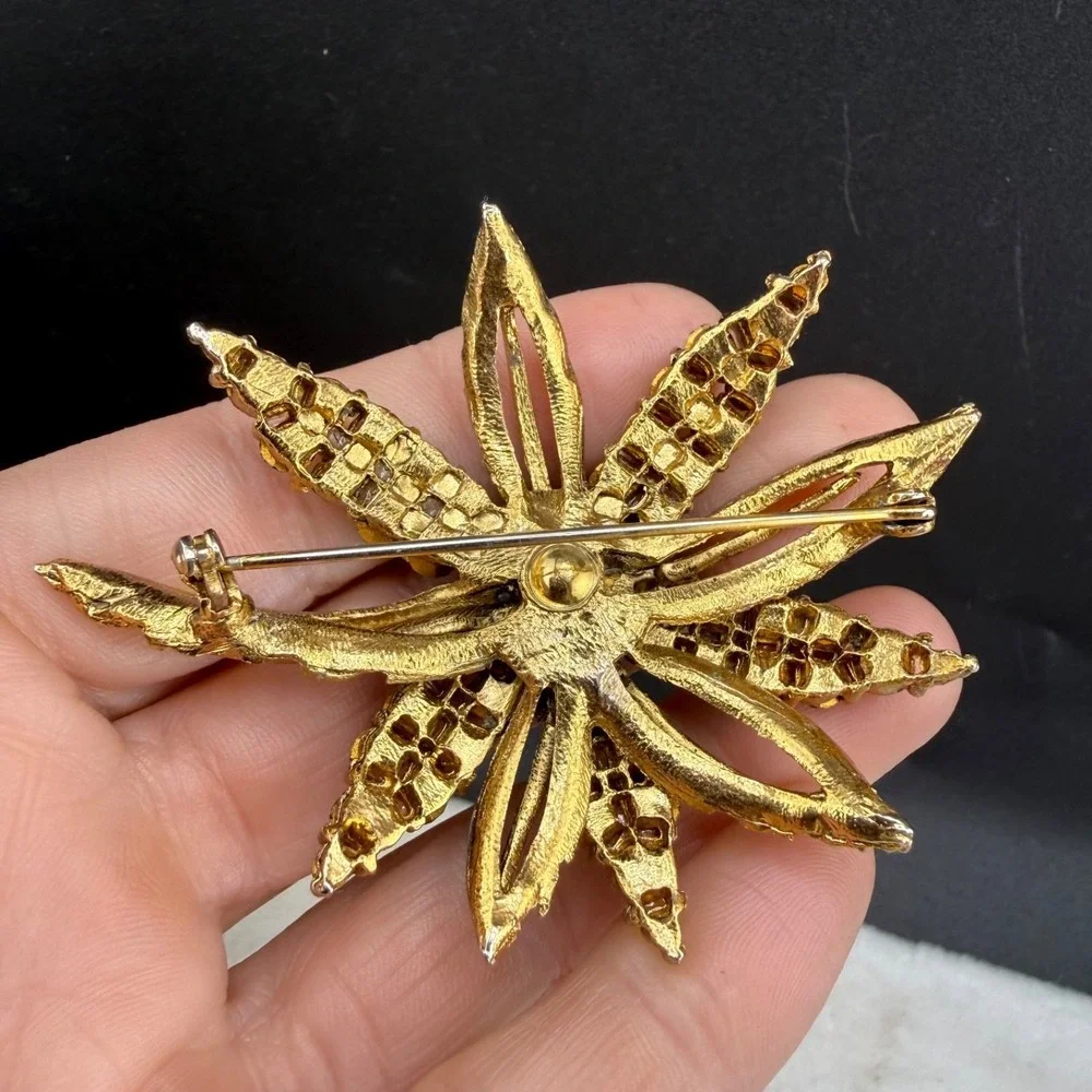 Vintage Rhinestone Brooch Gold Tone Green Sparkle READ